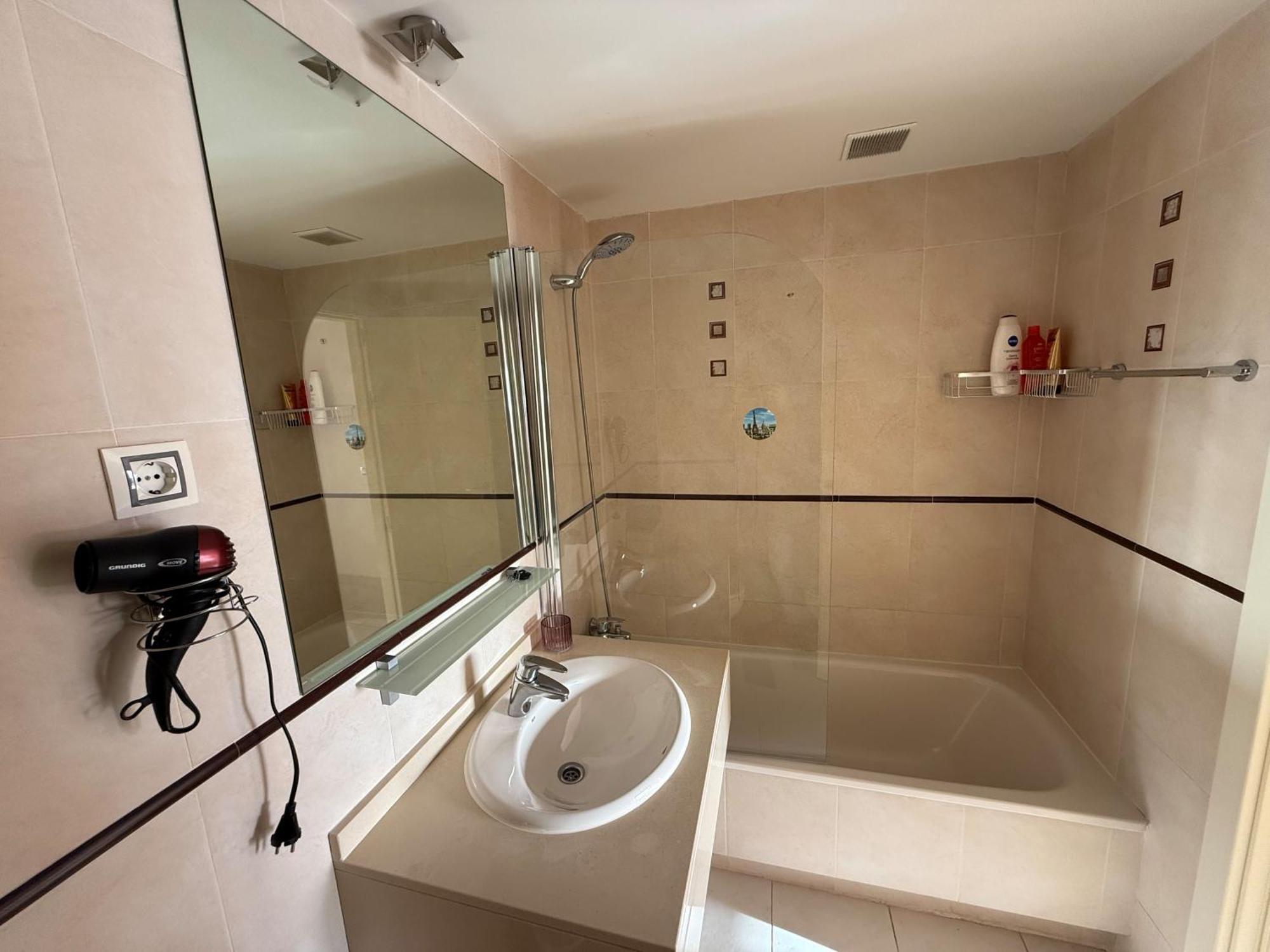 Beautiful Apartment Near Beach With Panoramic Sea-View Benidorm Eksteriør billede